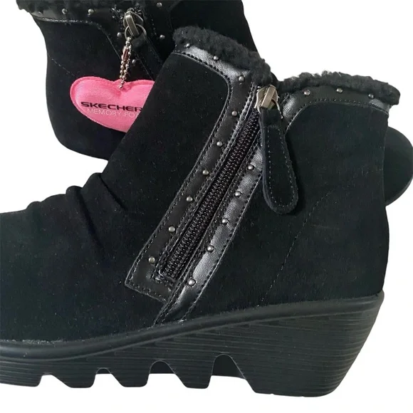 WOMENS SKECHERS SIZE 8 JUMPER SWEET STUD BLACK SUEDE ZIP ANKLE SHERPA TRIM BOOTS - Picture 3 of 12